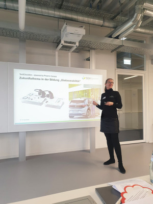 21 Vortrag PhoenixContact Anja Schulz2.jpg