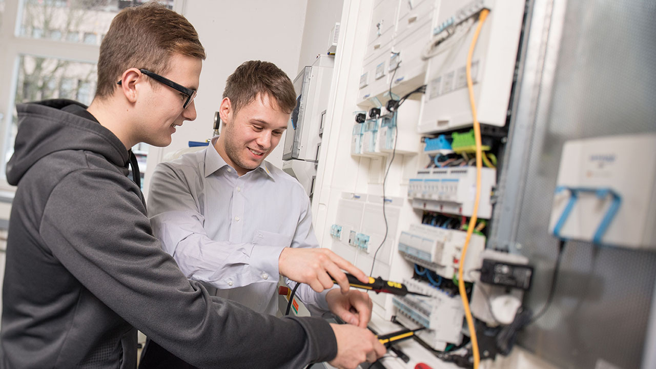 Dozent Elektrotechnik (ET) (m/w/d)